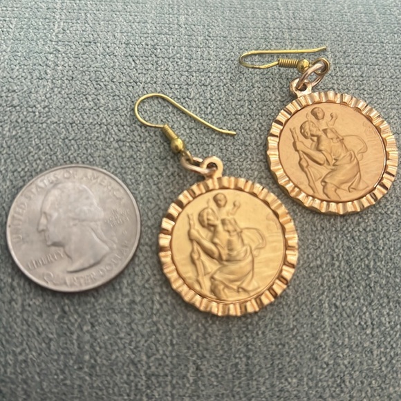Vintagege St Christopher with baby Jesus Earrings - Picture 3 of 12